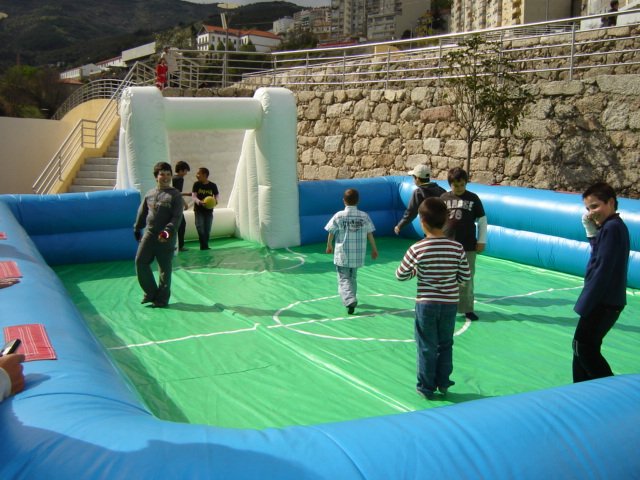 foto campo futebol insuflável